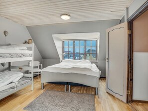 5 chambres, accès à Internet