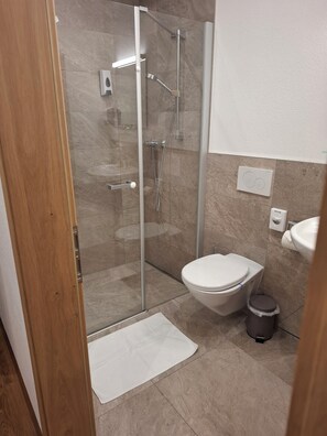 Superior Double Room, Mountain View | Bathroom - Landhaus Paradies (Spiss)