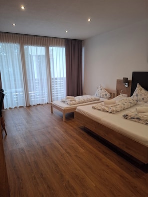 Kahden hengen classic-huone (yksi tai kaksi sänkyä), vuoristonäköala | Tallelokero huoneessa, pimennysverhot, ilmainen Wi-Fi