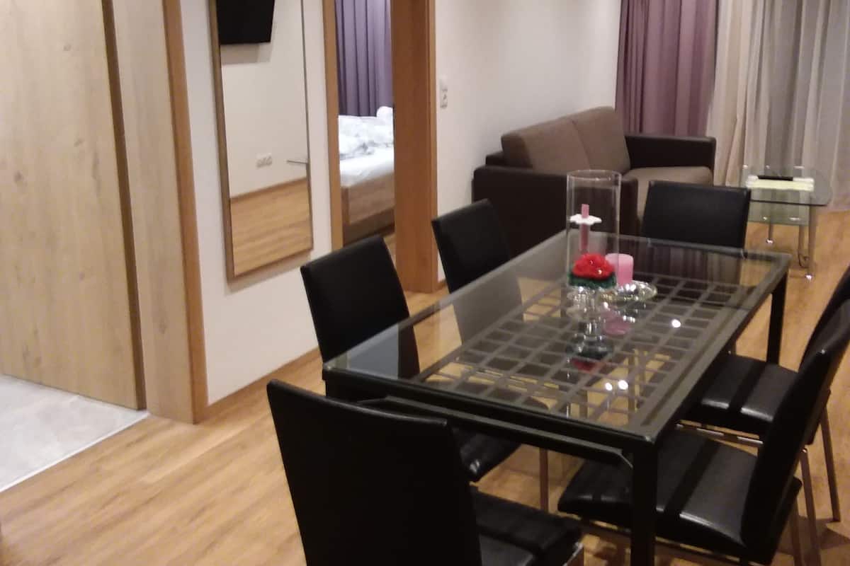 Appartamento Superior, vista montagna | 1 camera, una cassaforte in camera, tende oscuranti, Wi-Fi gratuito