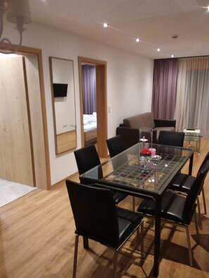 Superior Apartment, Mountain View | In-room safe, blackout drapes, free WiFi - Landhaus Paradies (Spiss)