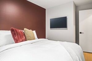 4 habitaciones, tabla de planchar con plancha y cuna de viaje