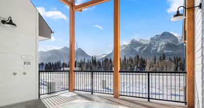 Brand New 8BR Family Retreat