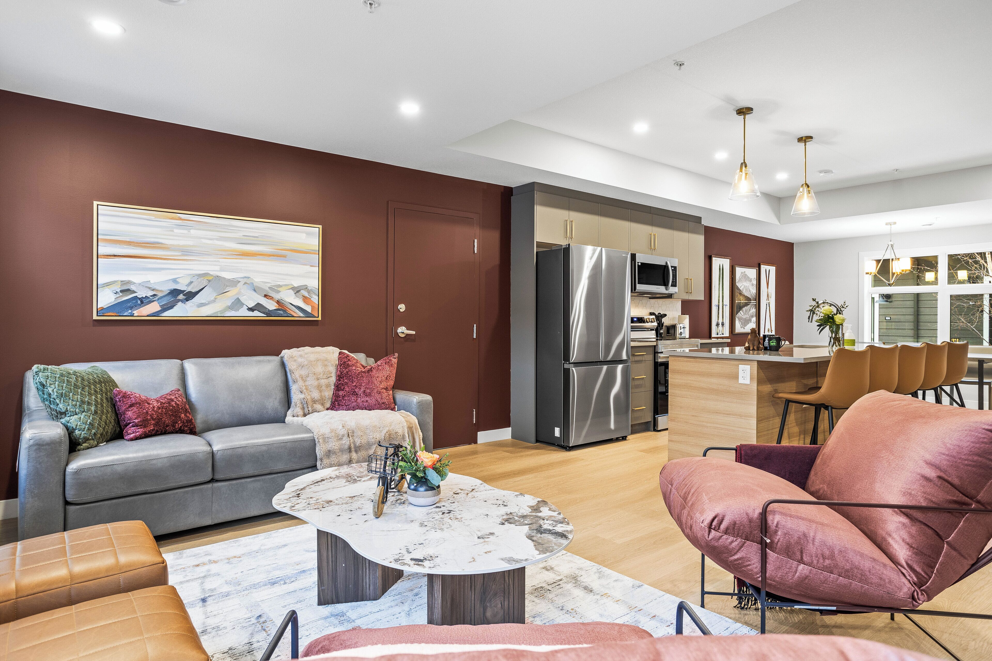 Een smart-tv en een open haard