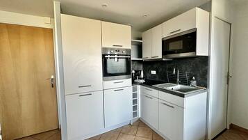 Køleskab, mikrobølgeovn, ovn, opvaskemaskine