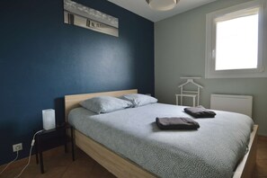 2 bedrooms, WiFi, bed sheets - Loubapa, first floor with terrace (Courseulles-sur-Mer)