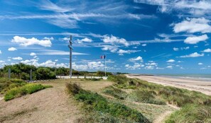 Beach nearby - Loubapa, first floor with terrace (Courseulles-sur-Mer)