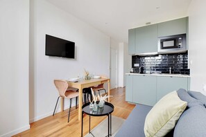 Smart TV, offices - Modern Apartment - 1BR-4P - Nanterre (Nanterre)