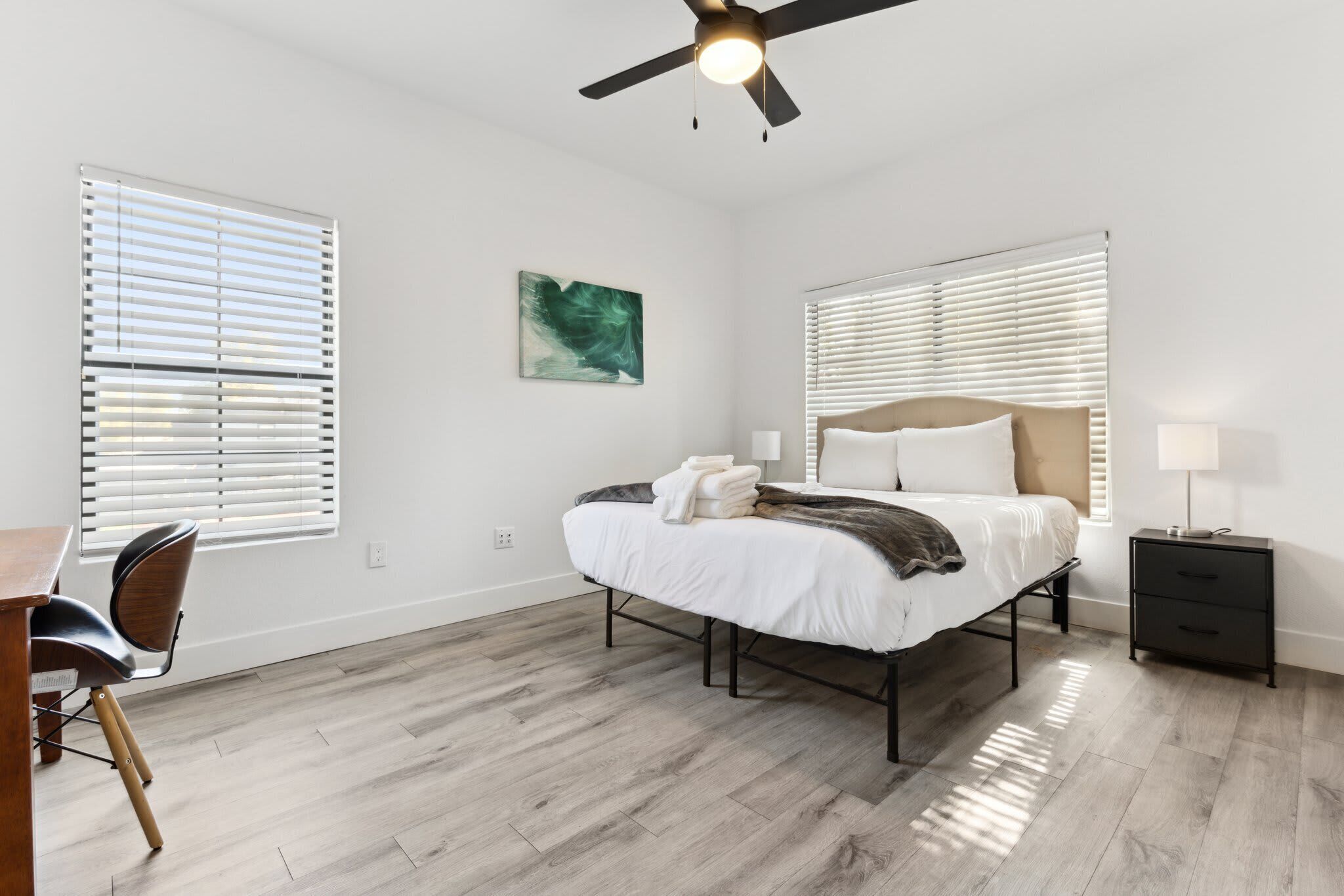 2 bedrooms, desk, iron/ironing board, WiFi