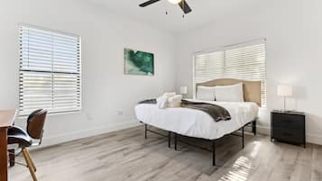 2 bedrooms, desk, iron/ironing board, WiFi