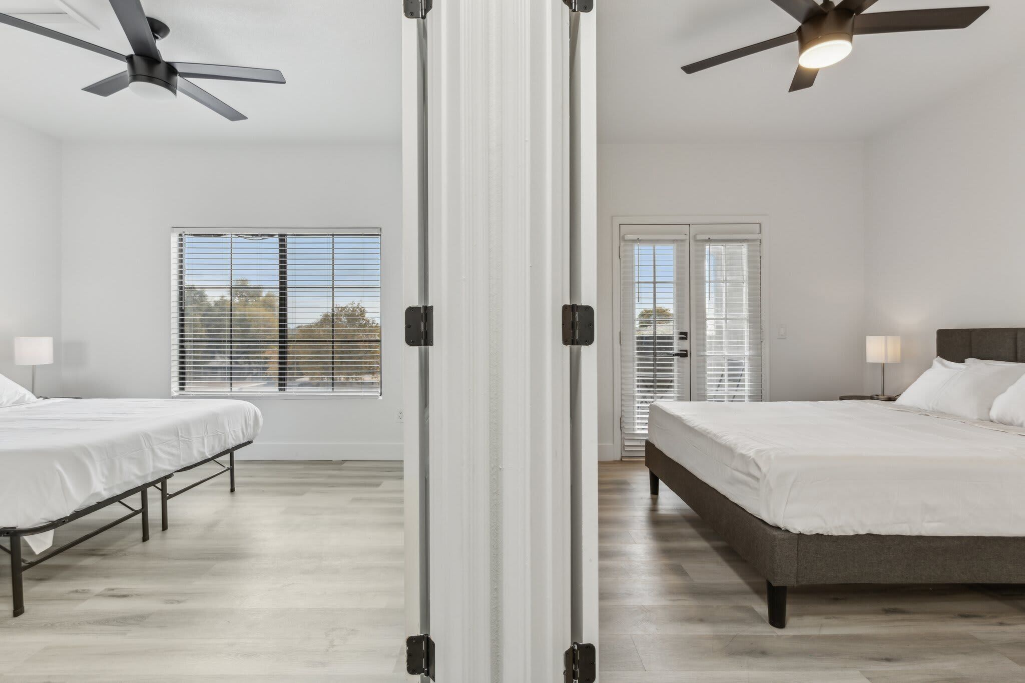 2 slaapkamers, een bureau, een strijkplank/strijkijzer, wifi