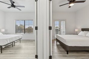 2 bedrooms, desk, iron/ironing board, WiFi