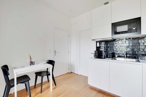 Fridge, microwave, stovetop, dishwasher - Studio of choice - 2P - Nanterre (Nanterre)