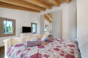 3 chambres, fer et planche à repasser, accès au Wi-Fi (inclus)