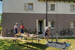 屋外ダイニングエリア