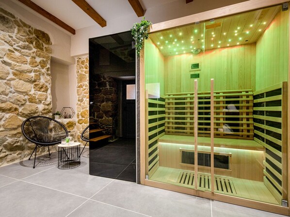 Interior Design, Flooring, Ceiling, Floor, Lighting, Furniture, Room, Light Fixture, Hotel, Plumbing Fixture