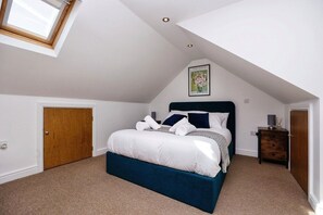 4 Schlafzimmer, Bügeleisen/Bügelbrett, kostenloses WLAN, Bettwäsche