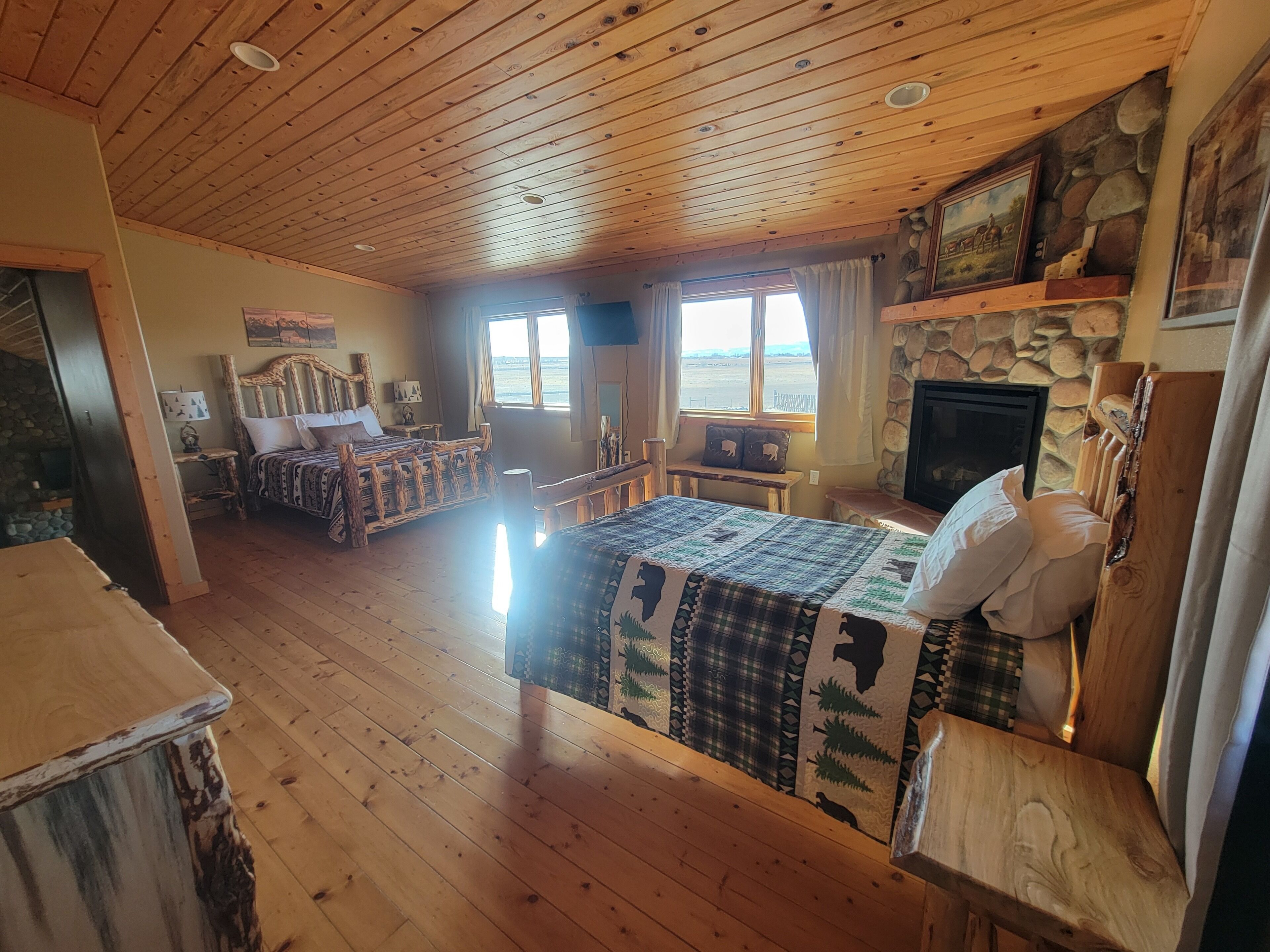 4 chambres, bureau, Wi-Fi gratuit, draps fournis