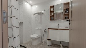 تجهيزات دش، مجففات شعر، مناشف