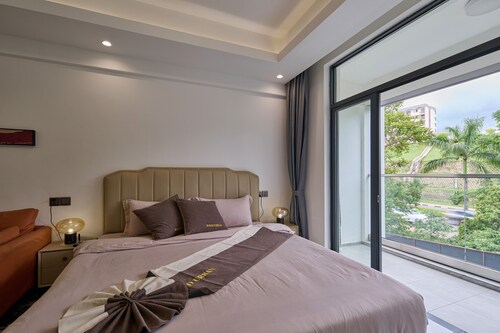 Studio apartment at Oasis Park.