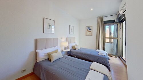 Spectacular apartment in Cuatro Caminos