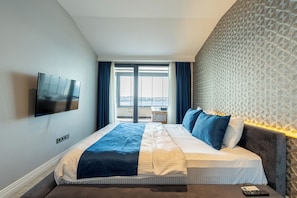 Executive Suite, 1 King Bed, Sea View | Soundproofing, WiFi (free), bed sheets - Elite World Homes Istanbul Bosphorus (Istanbul)