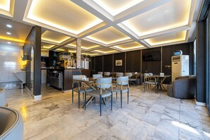 Breakfast area - Elite World Homes Istanbul Bosphorus (Istanbul)