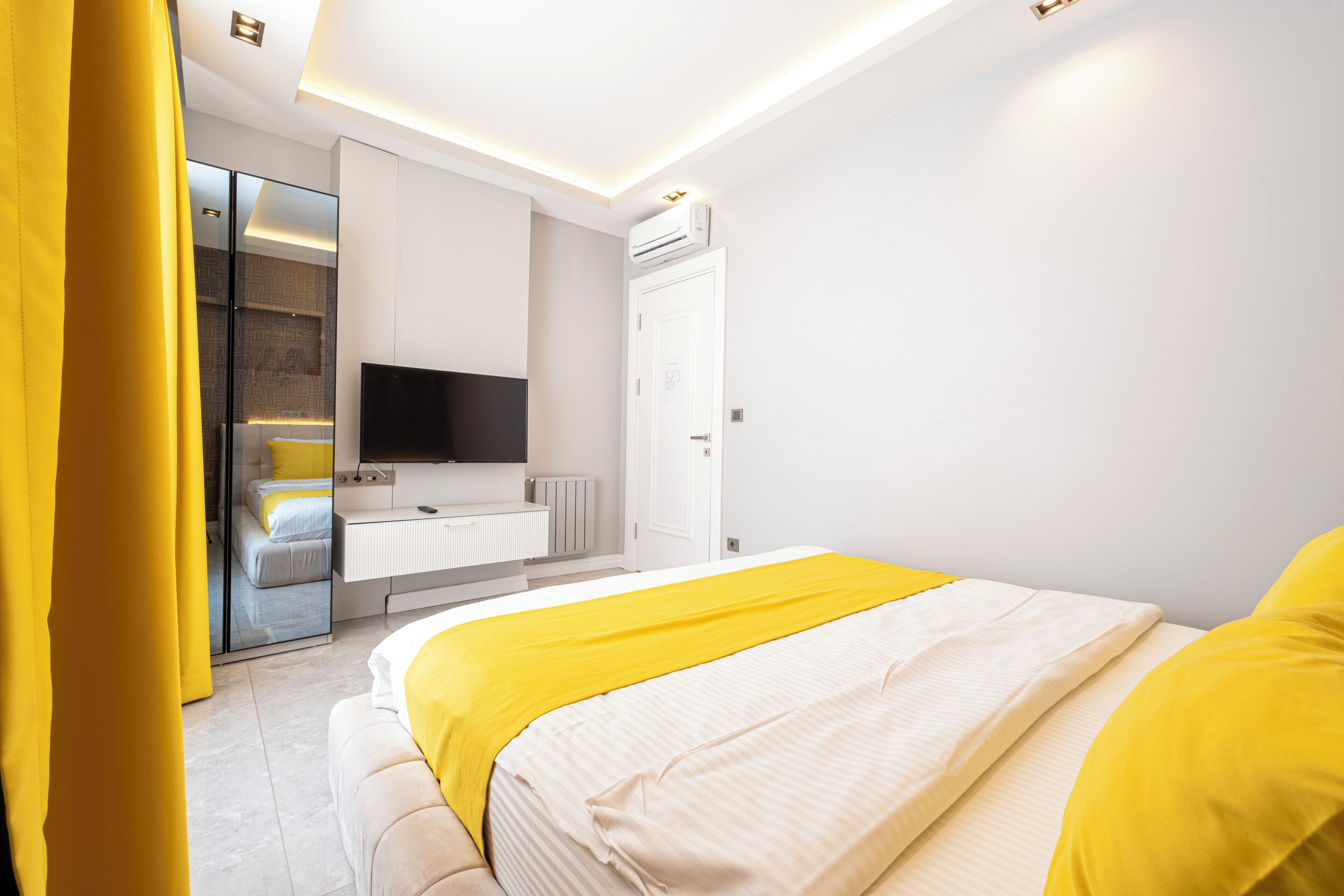 Junior-Suite, 1 King-Bett | Schallisolierte Zimmer, kostenloses WLAN, Bettwäsche