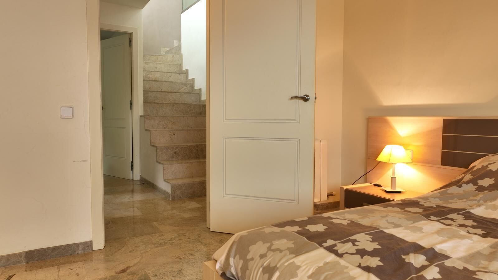 5 dormitorios, tabla de planchar con plancha, wifi y ropa de cama