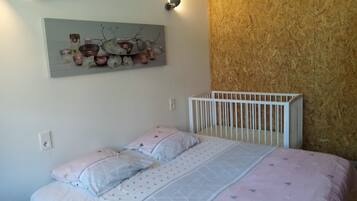 1 chambre, fer et planche à repasser, Wi-Fi, draps fournis