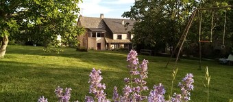 "Les Pâquerettes" apartment in the countryside, Parc Animalier du Ségala 400 m away. 