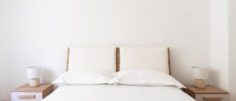 4 slaapkamers, een strijkplank/strijkijzer, gratis wifi, beddengoed