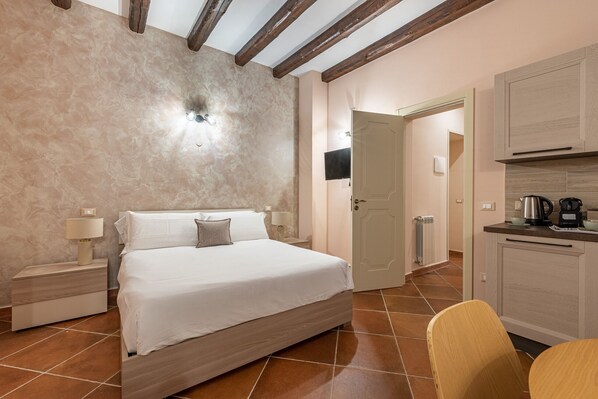 Iron/ironing board, free WiFi, bed sheets