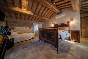 7 habitaciones, wifi y ropa de cama 