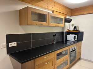 Kühlschrank, Geschirrspüler