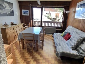 TV - Comfortable 2-Room Apartment for 4 in Grand-Bornand with Balcony (Le Grand-Bornand)