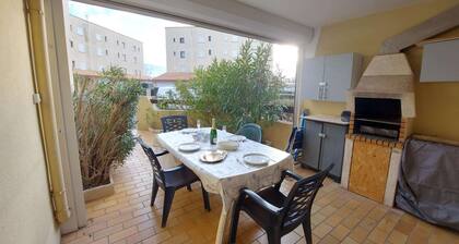 Comfortable 2-room cabin, 6 pax, parking in Marseillan-Plage