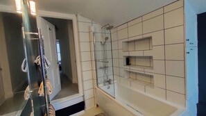 Towels, soap, shampoo, toilet paper
