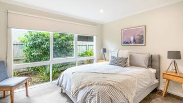 4 bedrooms, iron/ironing board, free WiFi, bed sheets