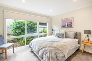 4 slaapkamers, een strijkplank/strijkijzer, gratis wifi, beddengoed