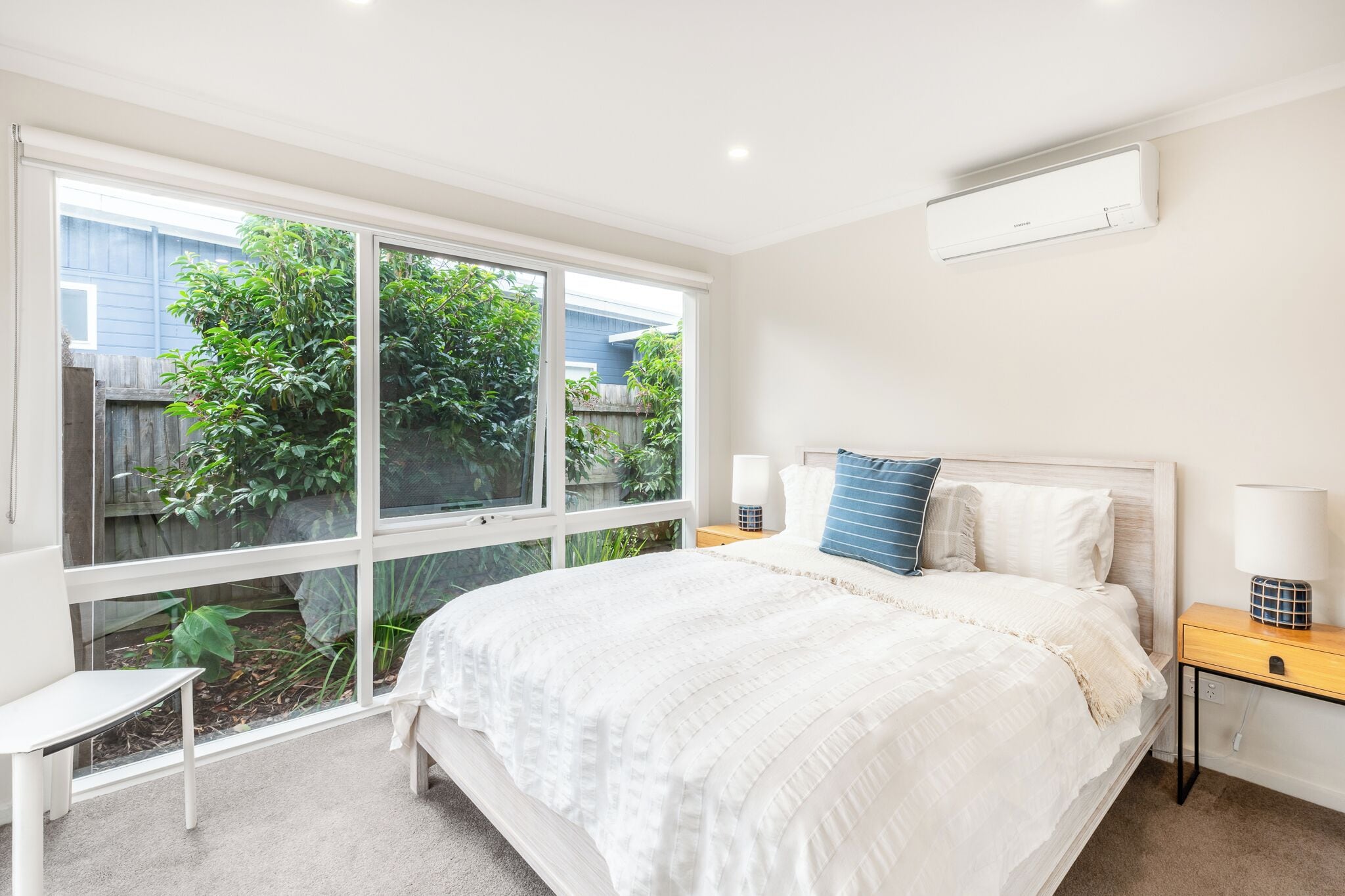 4 bedrooms, iron/ironing board, WiFi (free), bed sheets