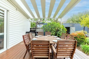 Outdoor dining - Geelong Road (Barwon Heads)