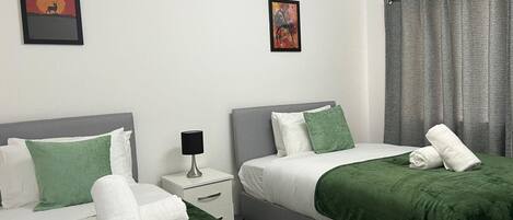 House | 2 bedrooms, iron/ironing board, free WiFi, bed sheets