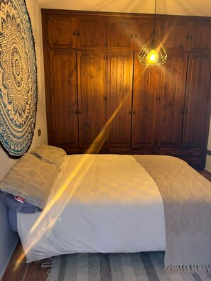 3 bedrooms, free WiFi, bed sheets