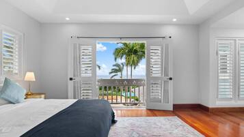 11 chambres, bureau, fer et planche à repasser, lit de bébé portatif