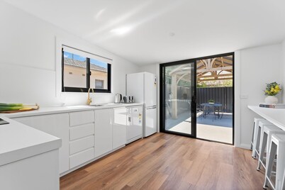 Wonderful William - Charming Home close to CBD