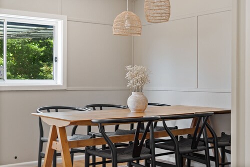 William House - Heart of Bathurst - Sleeps 6