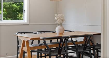 William House - Heart of Bathurst - Sleeps 6