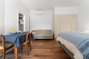 Ferros/tábuas de passar roupa, Wi-Fi, roupa de cama