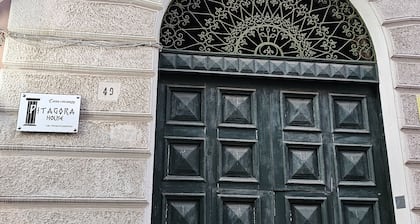 PITAGORA HOUSE, 3 bedrooms, bathroom, TV and dining room, cooking area, veranda